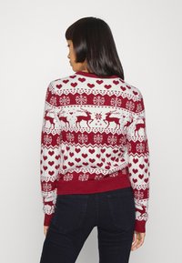 ONLY Petite ONLXMAS DEER - Camisola - cloud dancer/blood red
