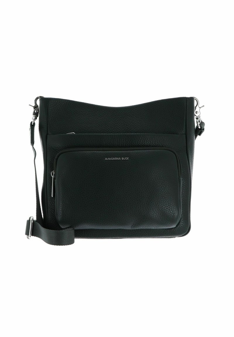 Sac en bandoulière en cuir noir avec poche zippée avant, sangle ajustable et détails en métal argenté sur fond blanc.