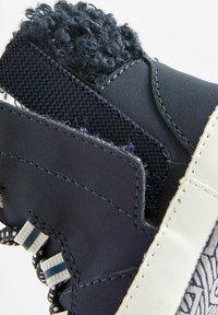 Baker by Ted Baker PADDERS - Beebijalatsid - navy