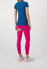 Stronger Leggings - berry