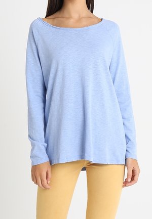 Long sleeved top - light blue