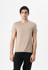 Tommy Hilfiger STRETCH SLIM FIT TEE - Basic T-shirt - coastal taupe