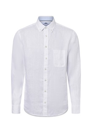 Weißes Leinenhemd mit Button-Down-Kragen, Brusttasche und langen Ärmeln. Subtile Textur mit dekorativen Knöpfen entlang der Vorderseite.