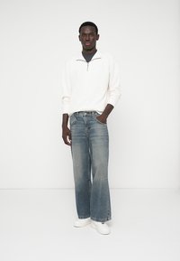 Hollister Co. LOGO BOXY - Ikdienas džemperis - off-white