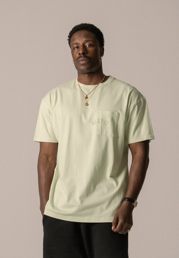 LOGO POCKET TEE UNISEX - Basic T-shirt - meadow mist