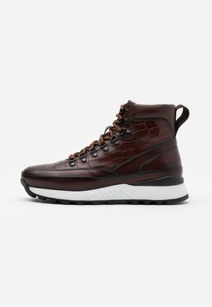 Botines con cordones - marron