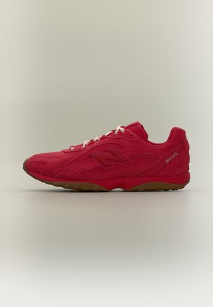 New Balance, U204L UNISEX - Zapatillas - red