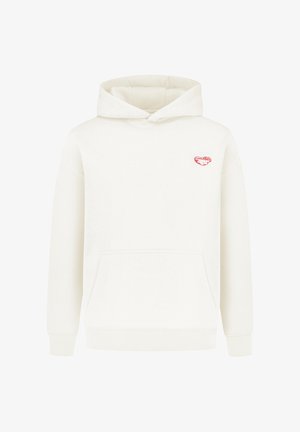 Weißer Hoodie aus weichem Stoff, mit einer Fronttasche, gerippten Bündchen und einem kleinen roten Grafiklogo auf der linken Brust.