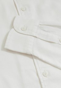 REGULAR FIT  - Košeľa - white