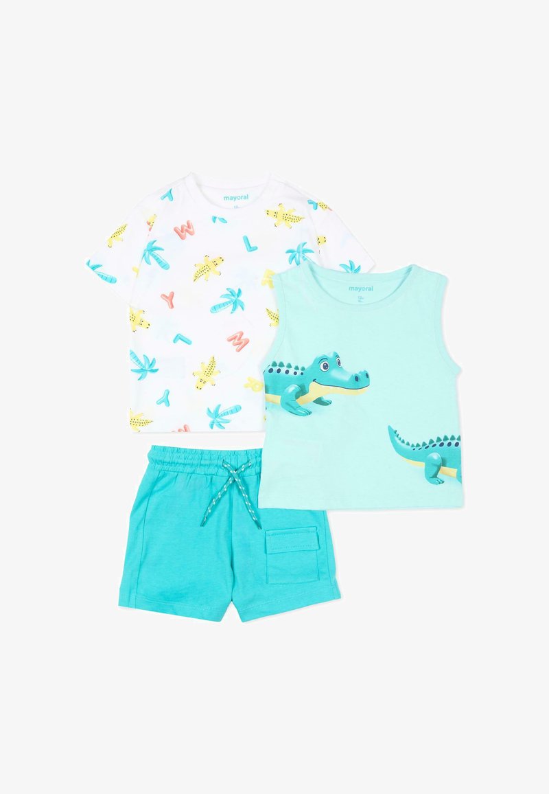 Completo per bambino composto da due pezzi: maglietta bianca a maniche corte con palme e lettere, canottiera turchese con coccodrillo e pantaloncini coordinati.