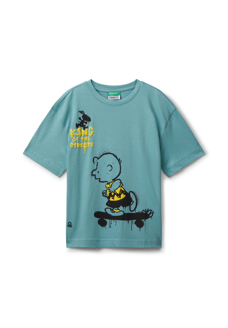 Tyrkysové tričko s černobílým a žlutým grafickým motivem Charlieho Browna na skateboardu s textem "Král ulic".