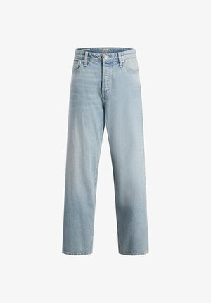 Svijetloplavi traperice visokog struka ravnog kroja s prednjim dugmetom i zatvaračem, prednjim i stražnjim džepovima te petljama za remen.