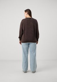 ONLY Carmakoma CARLEONI LIFE O NECK  - Športni pulover - black coffee washed