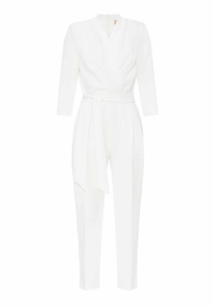 Biały kombinezon z zamkiem, długimi rękawami, dopasowanym paskiem i dopasowanymi spodniami. Wykonany z gładkiego materiału o subtelnej teksturze.