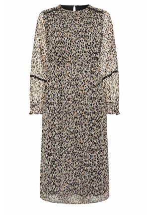 Półprzezroczysta midi sukienka w panterkę, z długimi rękawami, prostym krojem oraz czarnym wykończeniem przy dekolcie i mankietach.