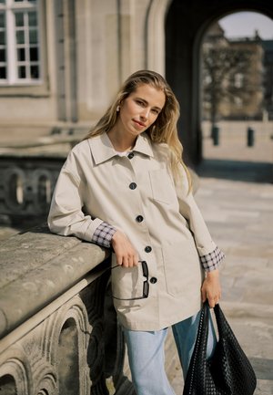 KAVALENTINA  - Kurzmantel - feather gray