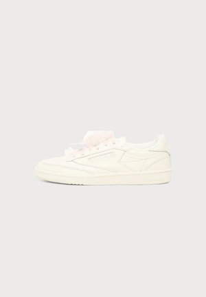 Reebok Classic, CLUB C 85 VINTAGE - Маратонки - chalk/elemental pink/gum