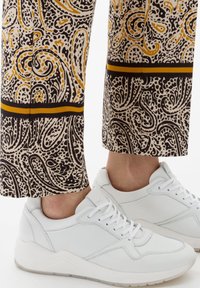 BRAX Kalhoty - beige