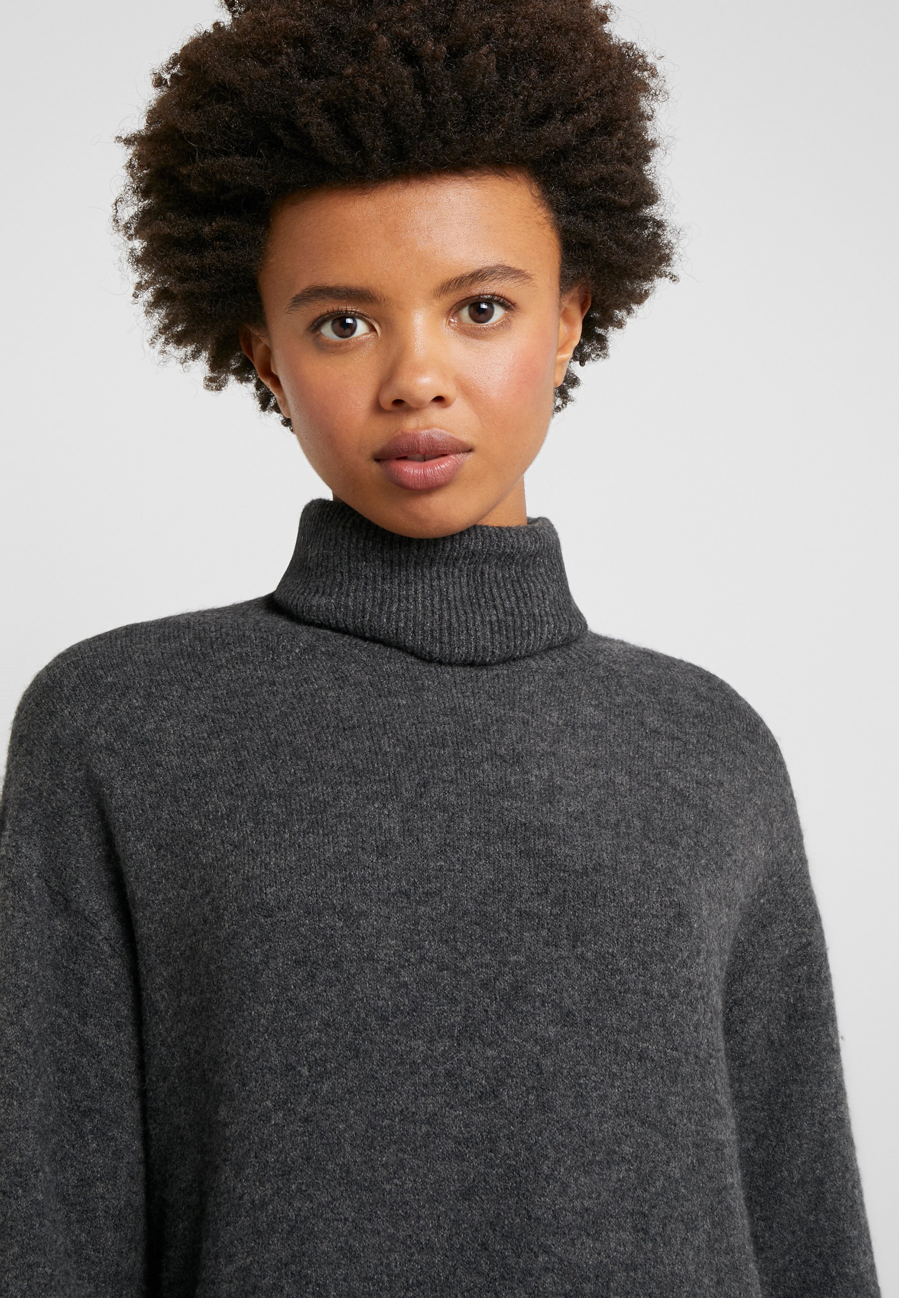 J.CREW SUPERSOFT TURTLENECK DRESS Strikket kjole J.CREW SUPERSOFT TURTLENECK DRESS - Strikket kjole - black