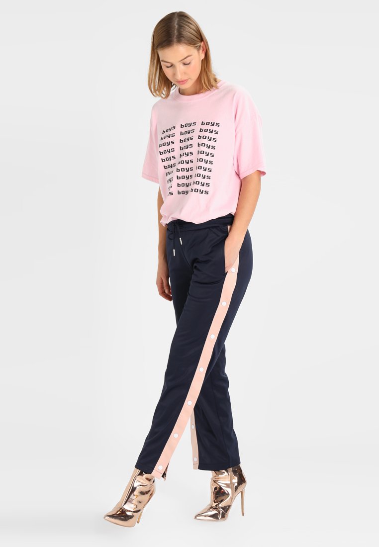 Urban Classics LADIES BUTTON UP TRACK PANTS - Trainingsbroek -  navy/lightrose/white/donkerblauw - Zalando.nl