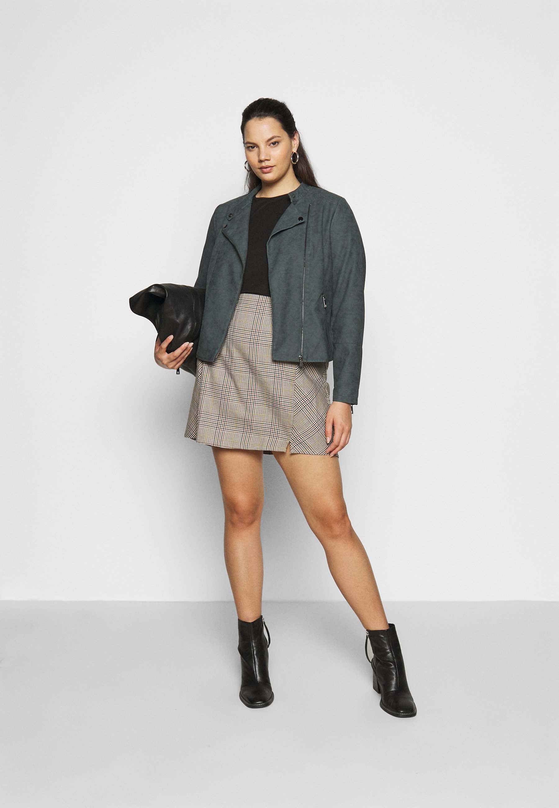 Zizzi MISABELLA JACKET Imitert skinnjakke greygrå Zizzi MISABELLA JACKET Imitert skinnjakke greygrå
