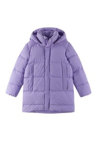 Lavendelfarbene Steppjacke mit Kapuze, ausgestattet mit einem gesteppten Design, Fronttaschen und geradem Schnitt. Glatte Textur und leichtes Material.