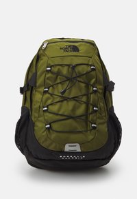Unselected, forest olive/black