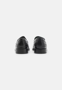 Clarks CRAFTJAMES LO - Sapatos slip-on elegantes - black
