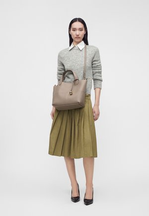 Furla, FURLA PRIMROSE M TOTE - Mala de mão - grey