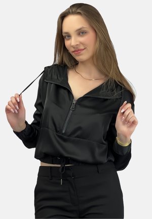 - Bluza