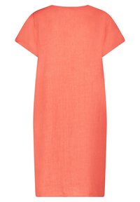 Robe corail en lin à manches courtes, longueur genou, coupe droite avec un col rond, vue de dos.