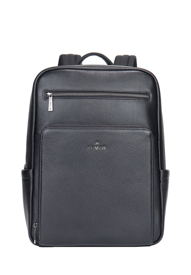 Zaino in pelle nera con superficie testurizzata, due spallacci regolabili, manico superiore, tasca frontale con zip e dettagli del logo discreti sul davanti.