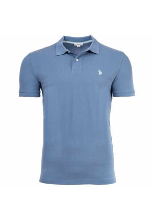 Blaues Polohemd mit kurzen Ärmeln, Kragen, zwei Knöpfen am Ausschnitt und kleinem weißem Sticklogo auf der linken Brust, Größe M.