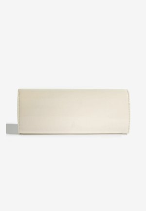 Geantă tip clutch cilindrică de culoare crem, cu finisaj neted din piele lacuită și design minimalist, cu margini curate și fără elemente vizibile de metal.