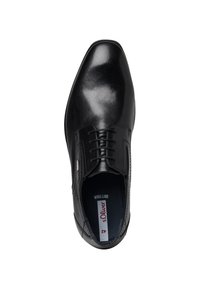 Chaussure en cuir noir avec une finition lisse, à lacets et à bout arrondi. Présente un intérieur en mousse douce et un branding subtil sur la semelle intérieure.