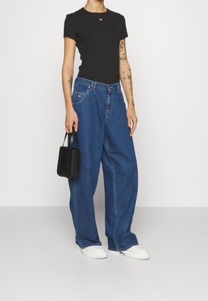 Camiseta básica - black