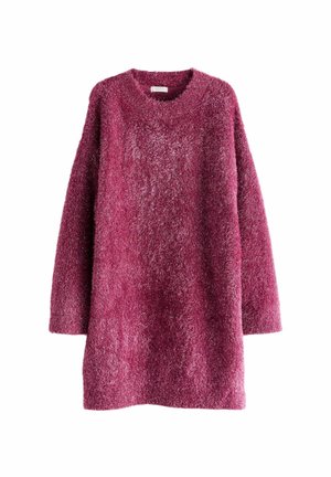 Løs pullover-kjole i dyb magenta med rund halsudskæring, lange ærmer og et tykt, tekstureret stof for varme.
