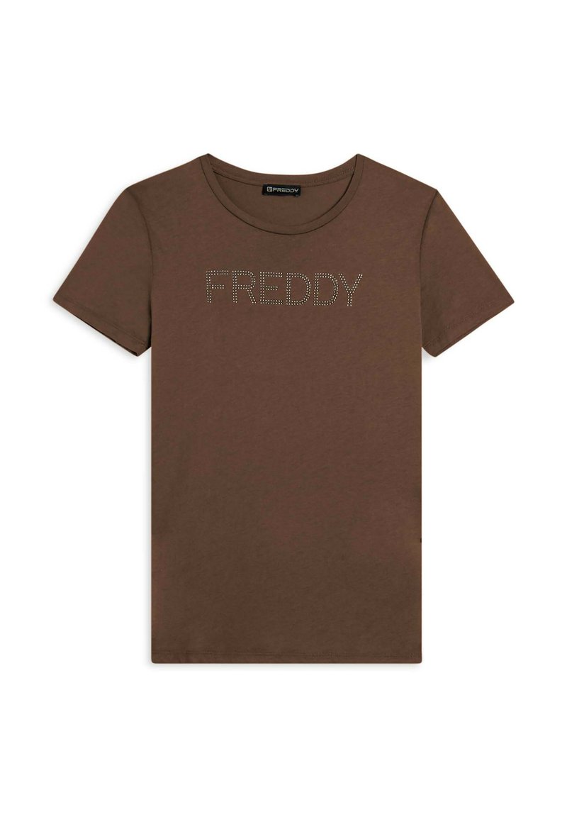 Camiseta marrón de manga corta en algodón suave con cuello redondo y logo "FREDDY" de piedras brillantes en el frente. Diseño sencillo, color sólido.
