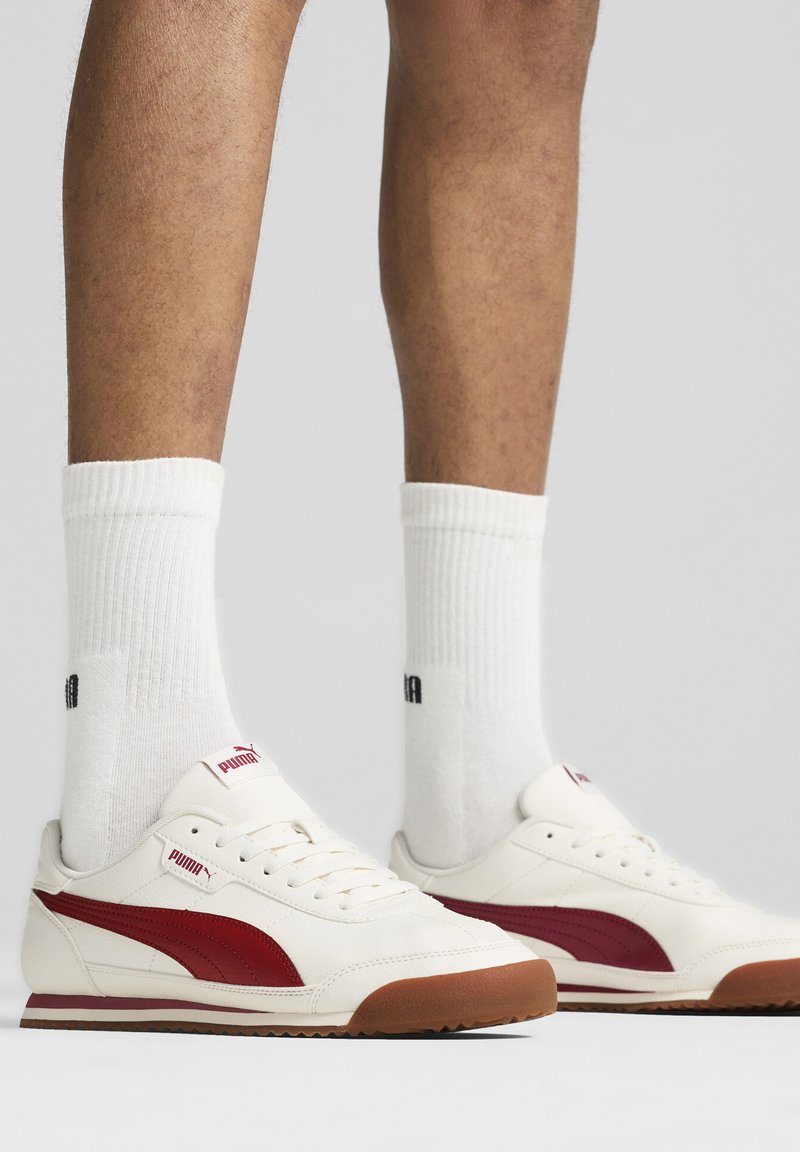 Puma TURINO SNEAKERS - Sportbačiai - warm white intense red gum