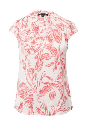 Blouse blanche avec un col haut et des manches courtes, présentant un motif de feuilles rouges et des accents plissés. Texture de tissu lisse.