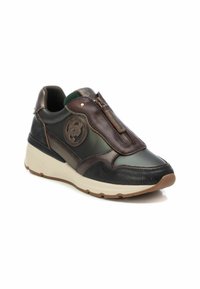 Carmela Zapatillas - kakhi