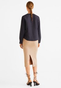 Mango Paitapusero - black