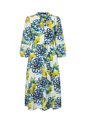 Weißes Midikleid mit gelbem Zitronen- und blauem Blumenmuster, Dreiviertelärmeln, Knopfleiste vorne und Taillengürtel.
