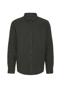 Camisa de cuadros verdes hecha de una tela de textura suave. Presenta un cierre frontal con botones, cuello y mangas largas con puños abotonados.