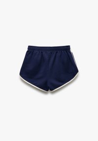 Shorts sportivi blu navy con una morbida miscela di cotone, caratterizzati da un bordino bianco lungo l'orlo e una cintura elastica per il massimo comfort.