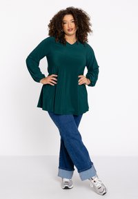YOEK MIT V AUSSCHNITT - Bluse - dark green
