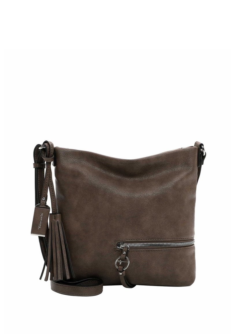 Bolso cruzado de imitación de cuero marrón con un diseño relajado, bolsillo frontal con cremallera, acento de borlas y correa ajustable.