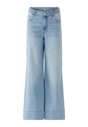 Lichtblauwe, hooggetailleerde wijde jeans met gevlochten ceintuur, zakken aan de voorkant, knoopsluiting en subtiele vervaagde wassing op de dijen.