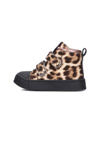 Halfhoge sneakers met luipaardprint, voorzien van een zacht vachtachtig materiaal, een zwarte rubberen zool en twee klittenbandsluitingen voor een veilige pasvorm.
