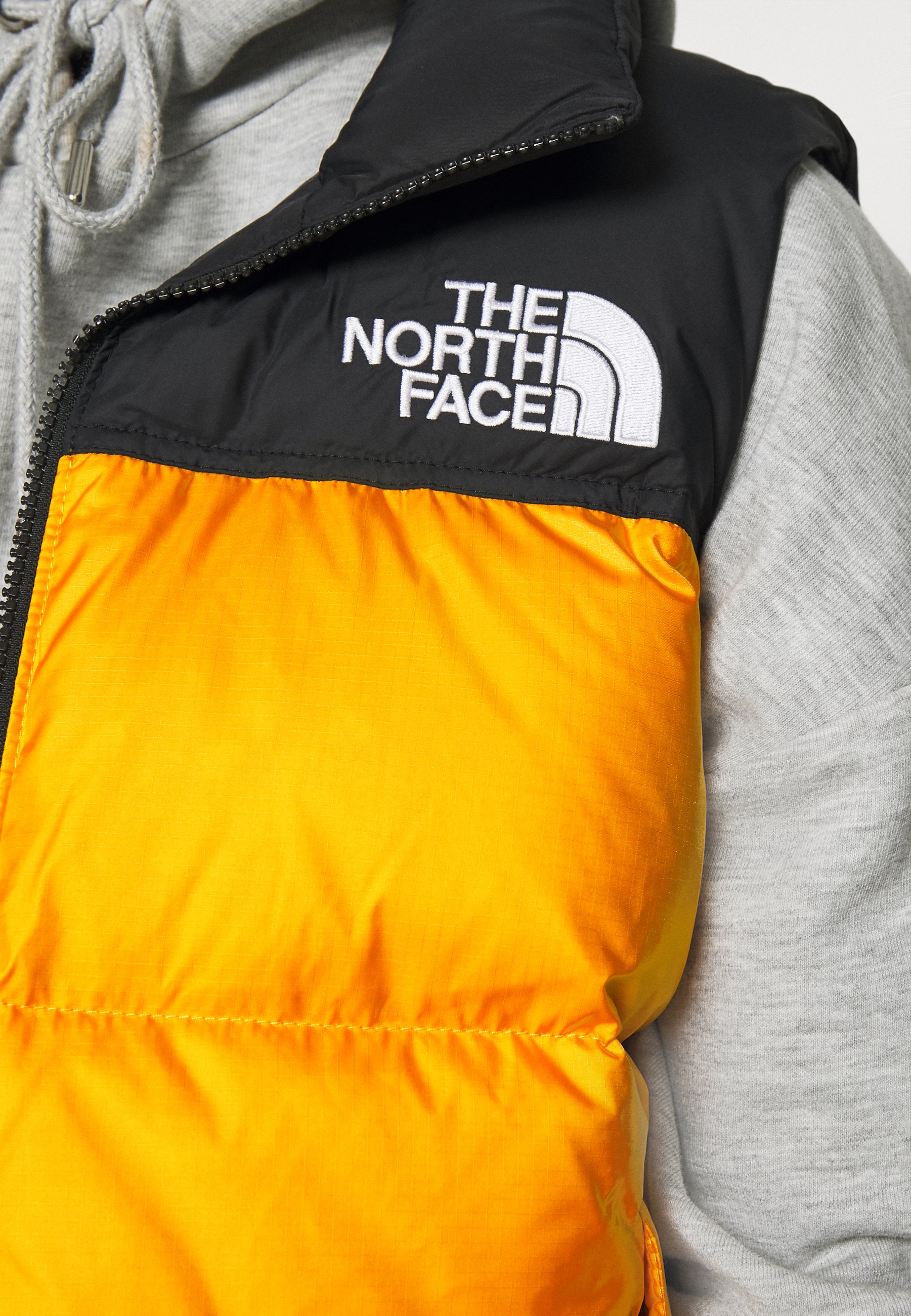 The North Face 1996 RETRO NUPTSE VEST Vest summit gold The North Face Jakke 1996 Retro Nuptse Summit Gold